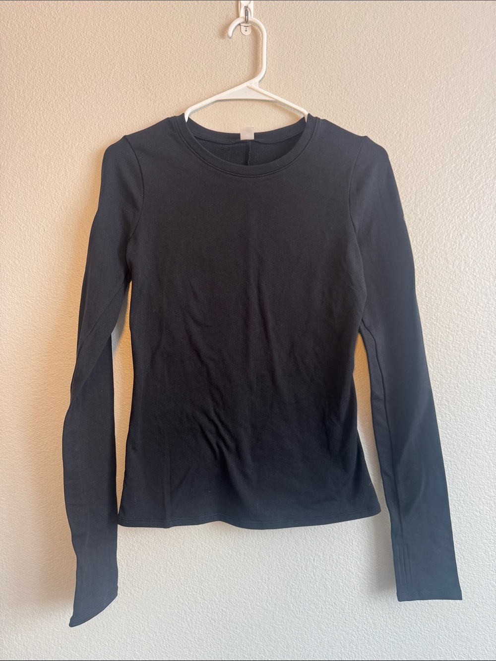 ALO Yoga Black Long Sleeve Crew Neck Top - Picture 2 of 5